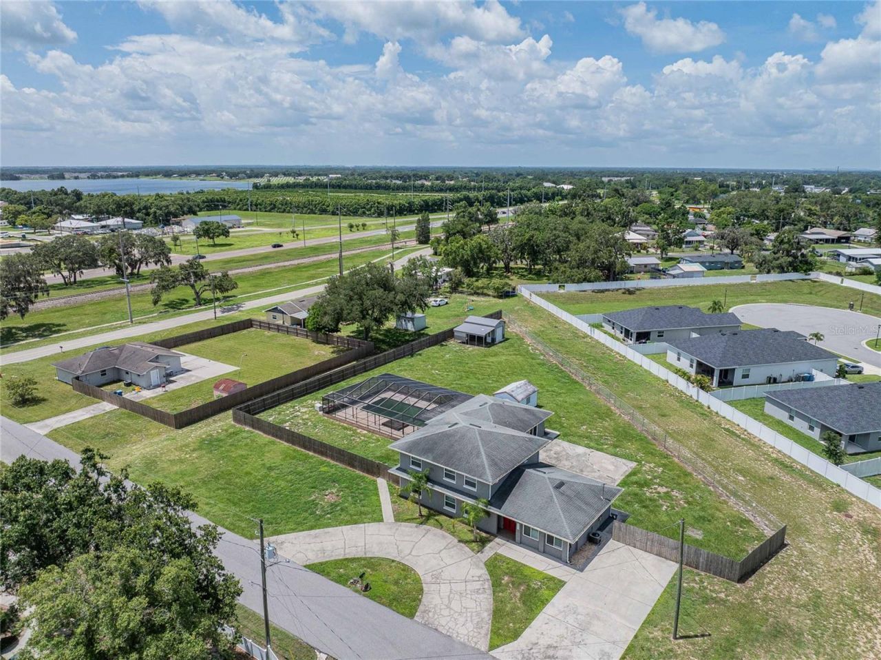 252 W Brookins Avenue, Eagle Lake, FL 33839 Photo