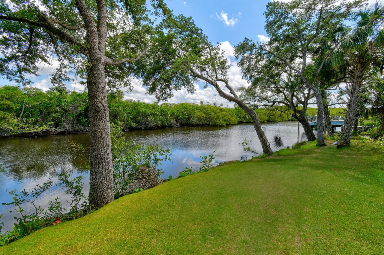 332 SW Salerno Road, Stuart, FL 34997 Photo