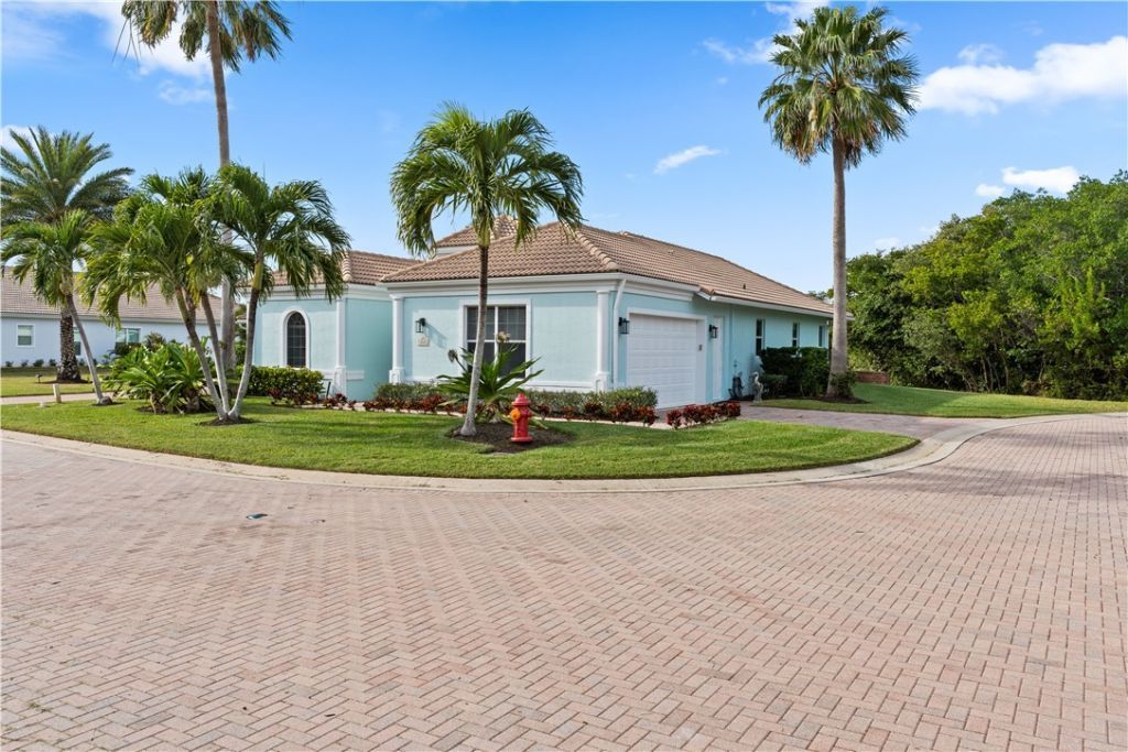 2020 Lynx Drive, Hutchinson Island, FL 34949 Photo