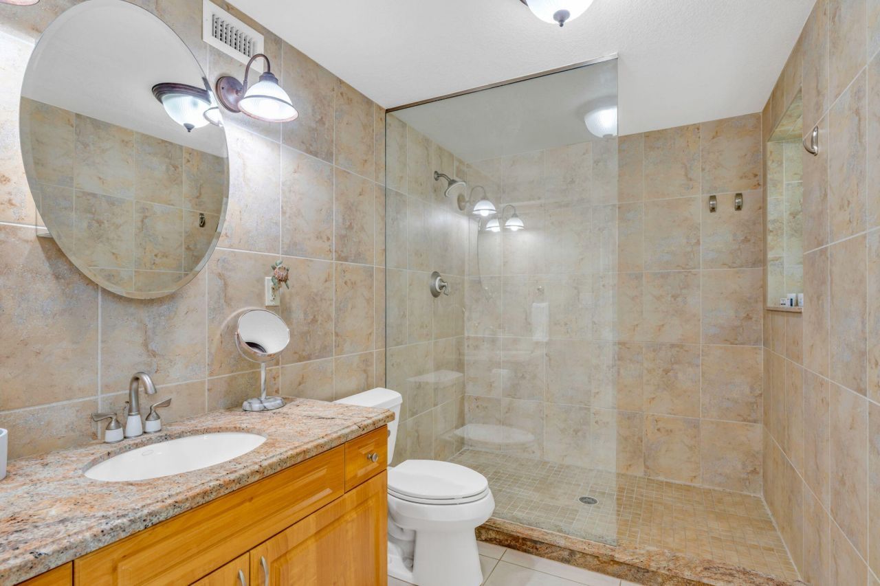 581 10th Street, Key Colony, FL 33051 Photo