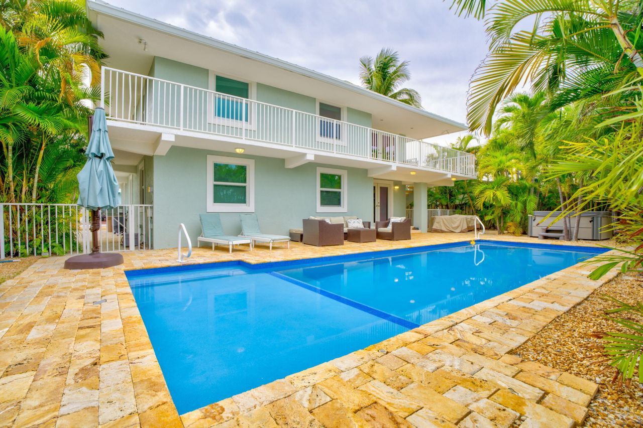 581 10th Street, Key Colony, FL 33051 Photo