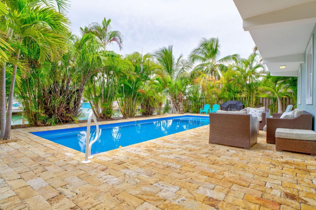 581 10th Street, Key Colony, FL 33051 Photo