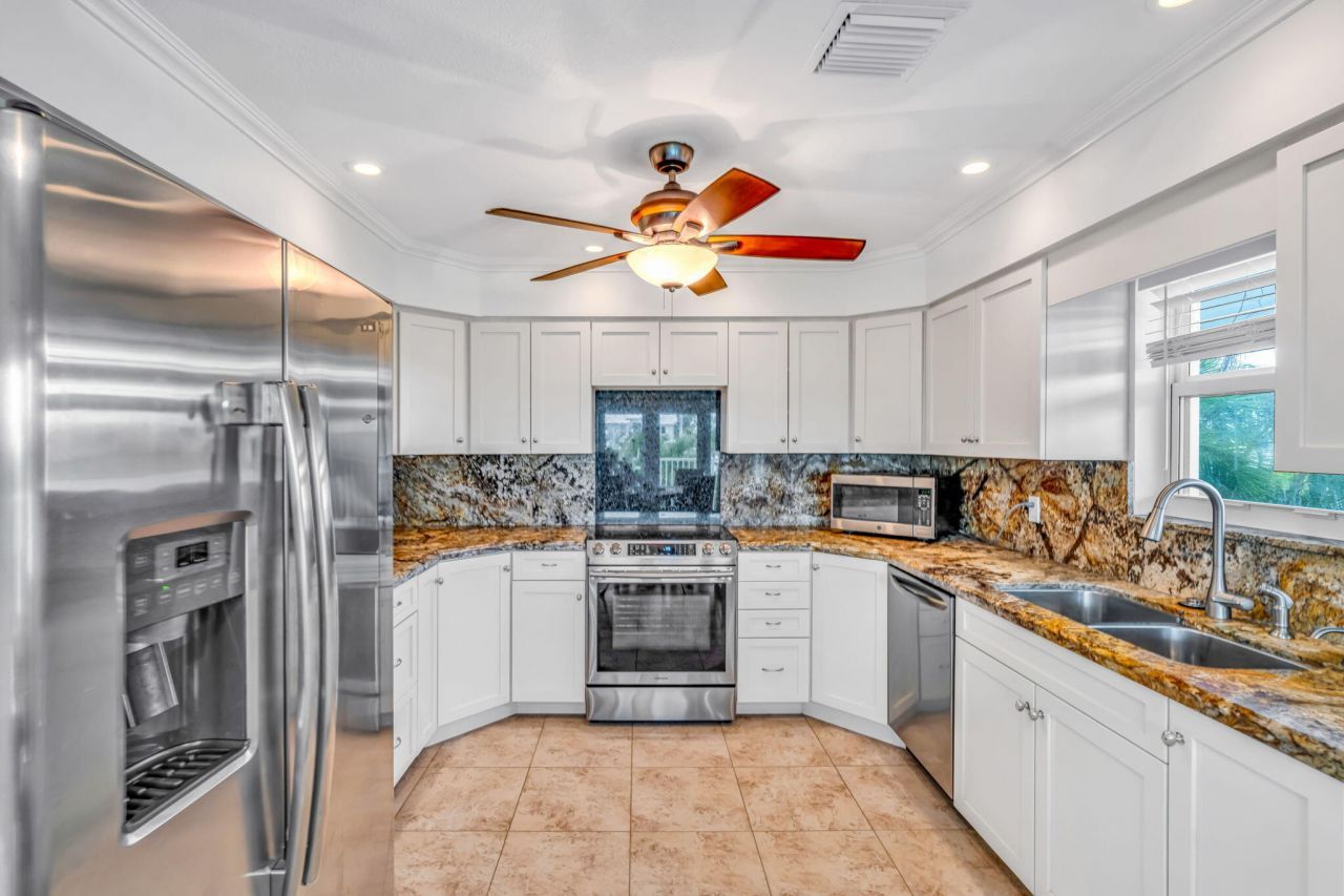 581 10th Street, Key Colony, FL 33051 Photo