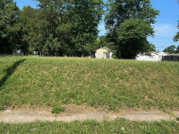 1737 O'Brien Street, South Bend, IN 46628