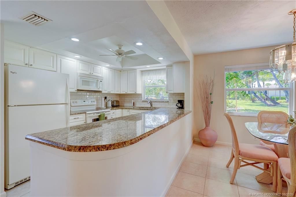 2950 SE Ocean Boulevard, Unit 121-1, Stuart, FL 34996 Photo