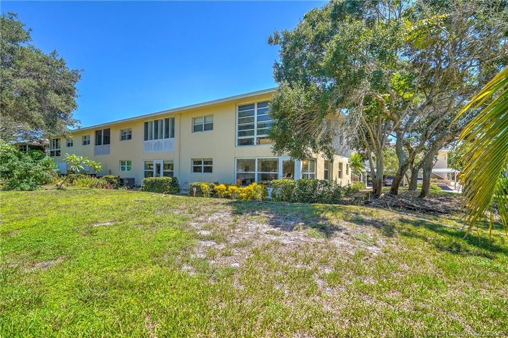 2950 SE Ocean Boulevard, Unit 121-1, Stuart, FL 34996 Photo