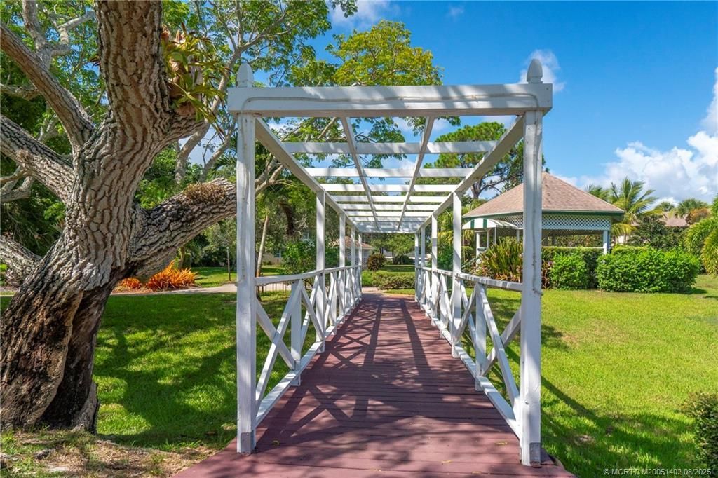 2950 SE Ocean Boulevard, Unit 121-1, Stuart, FL 34996 Photo