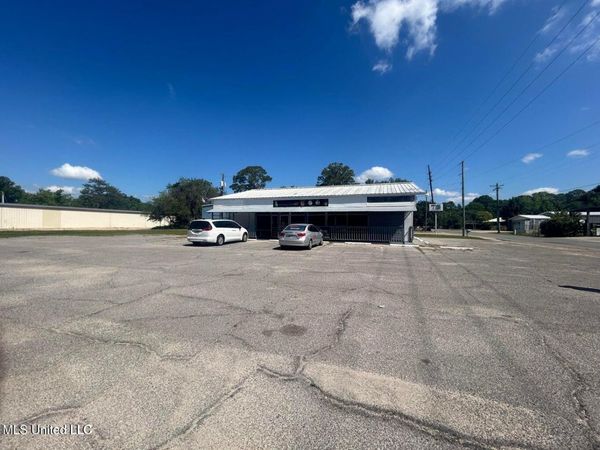 3011 Ingalls Avenue, Pascagoula, MS 39581