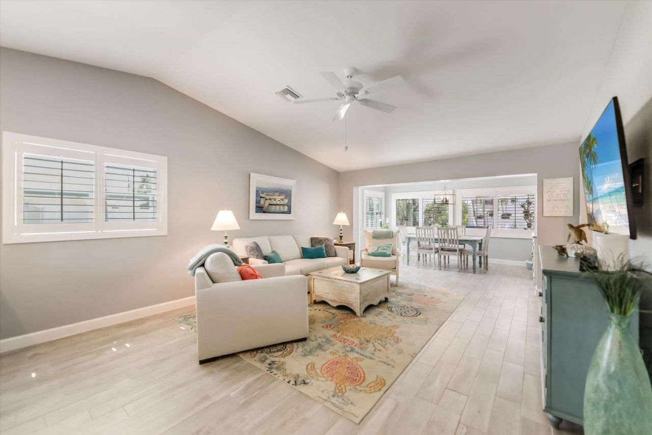 1657 Atlanta Plaza Dr, Sanibel, FL 33957 Photo