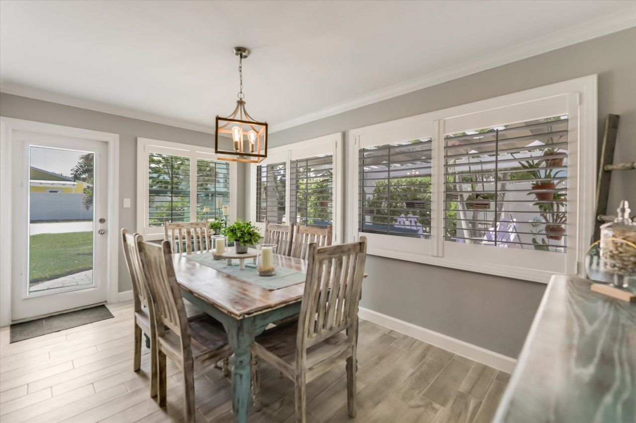 1657 Atlanta Plaza Dr, Sanibel, FL 33957 Photo