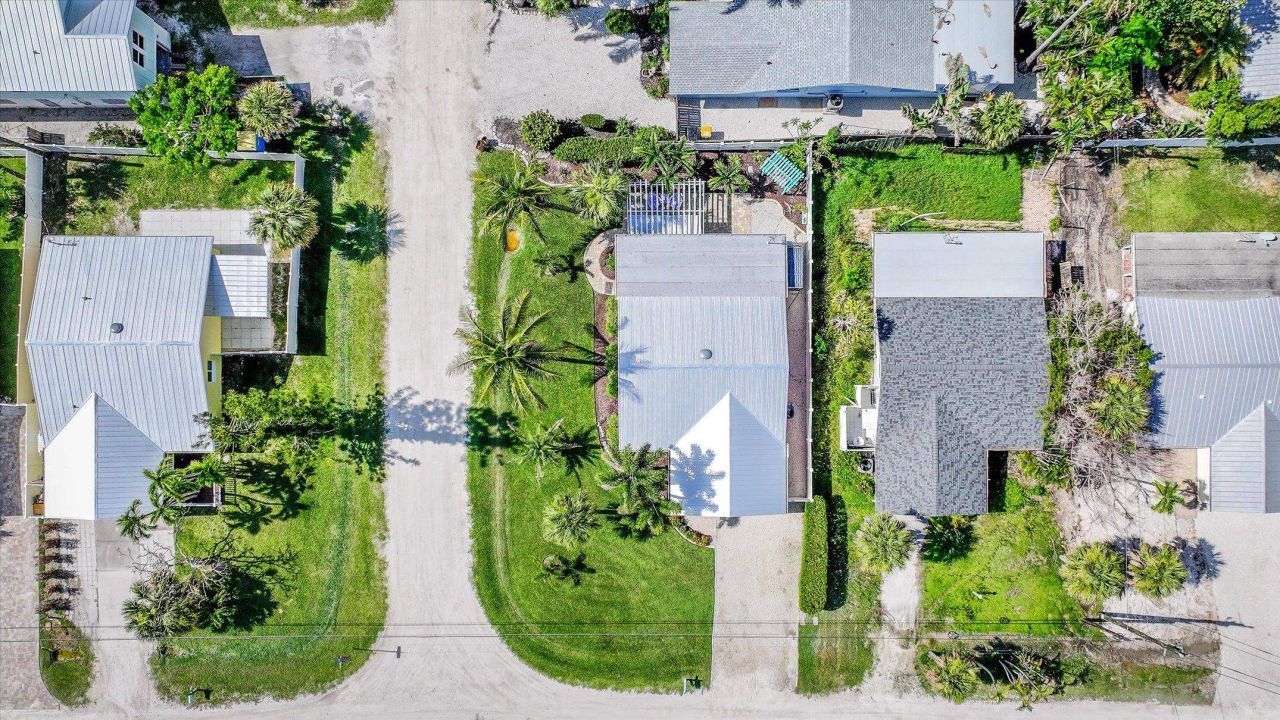 1657 Atlanta Plaza Dr, Sanibel, FL 33957 Photo