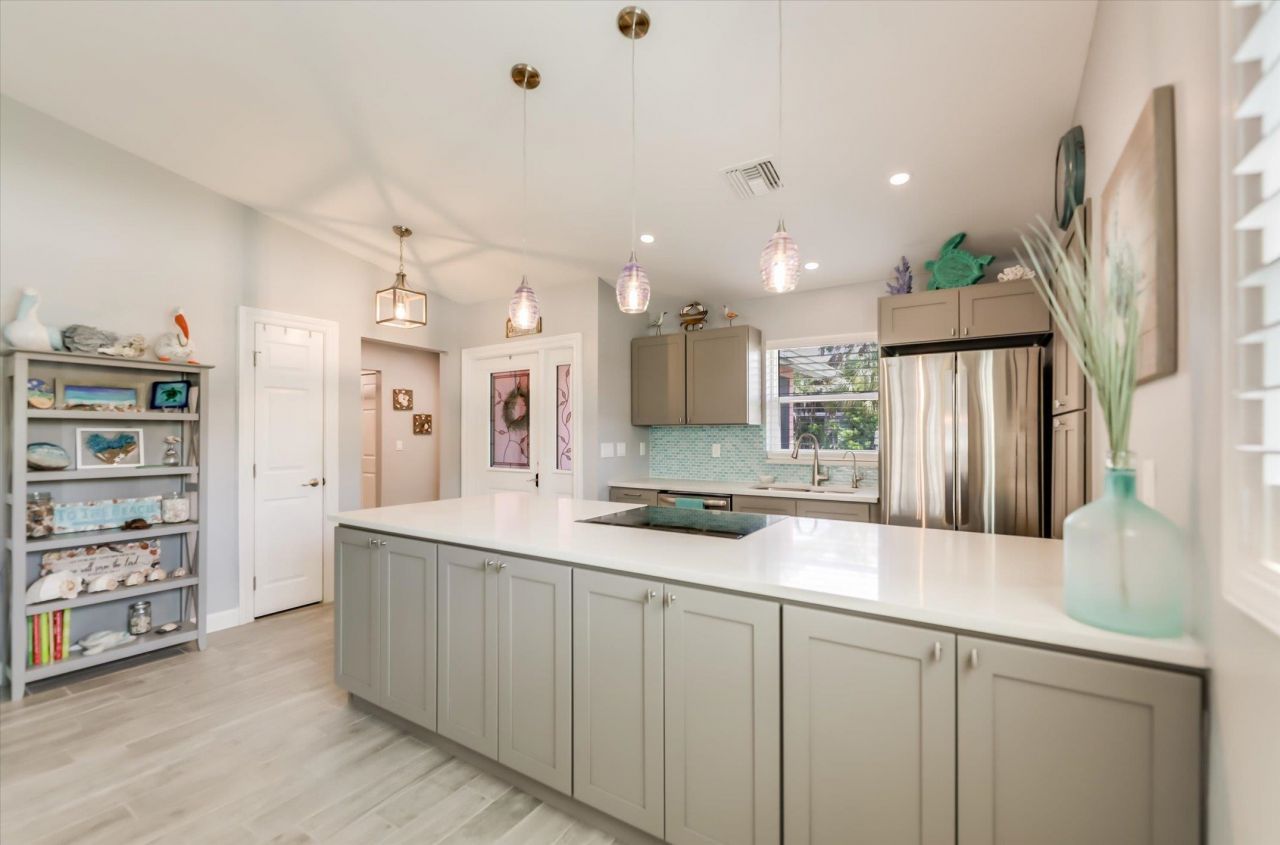 1657 Atlanta Plaza Dr, Sanibel, FL 33957 Photo