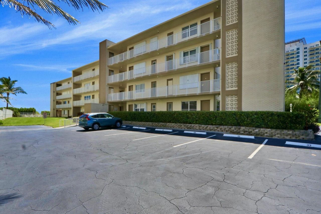 3600 N Ocean Drive, Unit 425, Singer Island, FL 33404 Photo