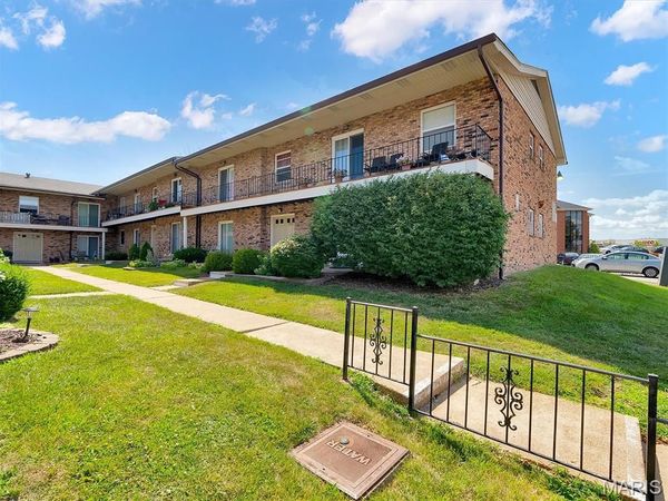 6910 Colonial Woods Drive, Unit 95, St Louis, MO 63129