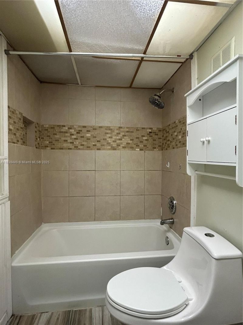 7480 NW 17th St, Unit 305, Plantation, FL 33313 Photo