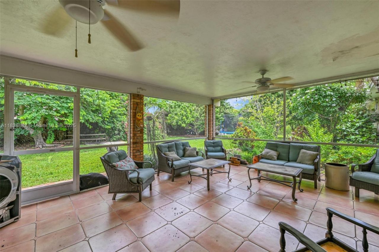 85 NW 21st St, Homestead, FL 33030 Photo