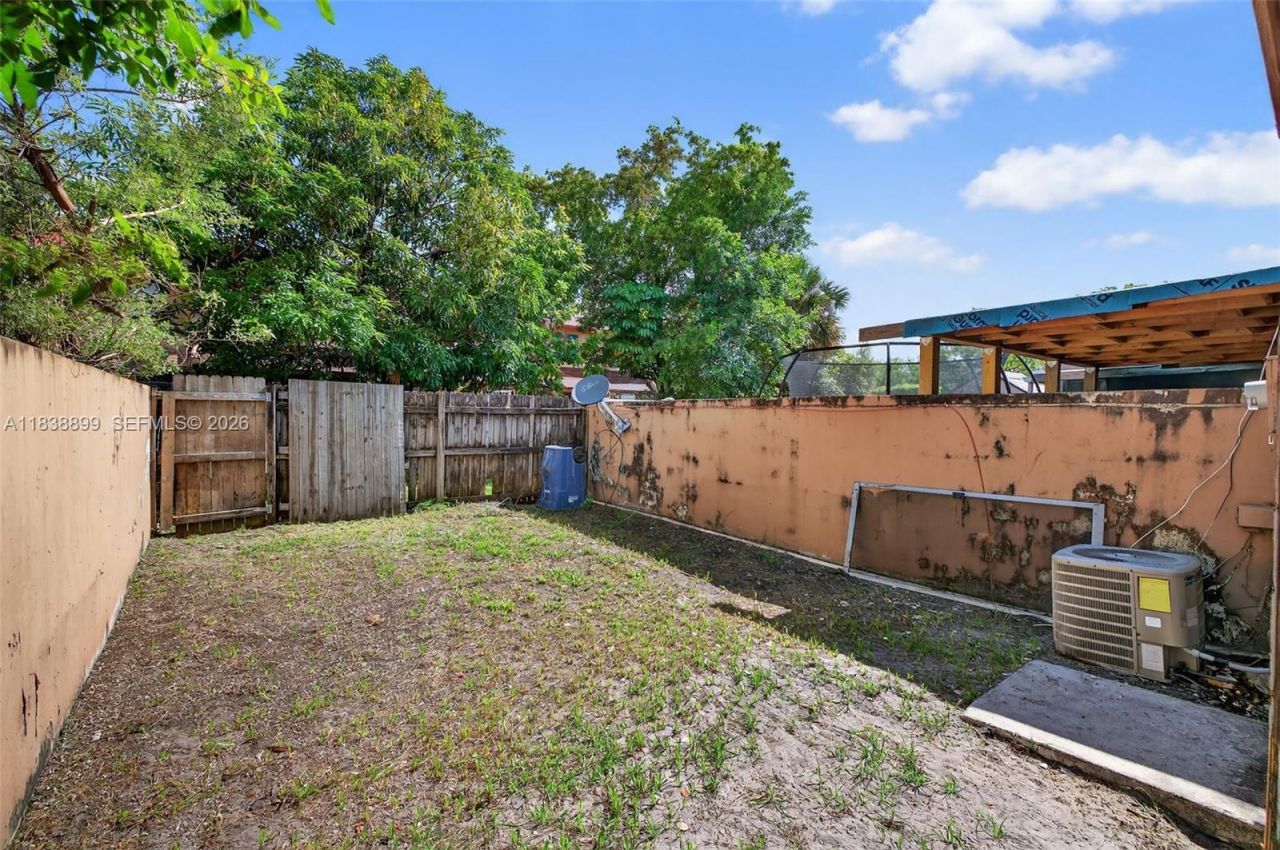 2767 NW 197th Ter, Miami Gardens, FL 33056 Photo