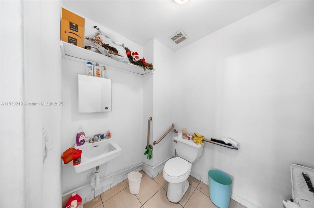 1201 W Flagler St, Miami, FL 33135 Photo