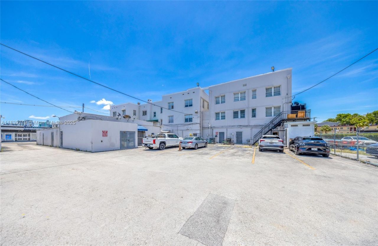 1201 W Flagler St, Miami, FL 33135 Photo