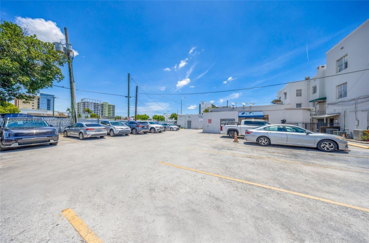 1201 W Flagler St, Miami, FL 33135 Photo