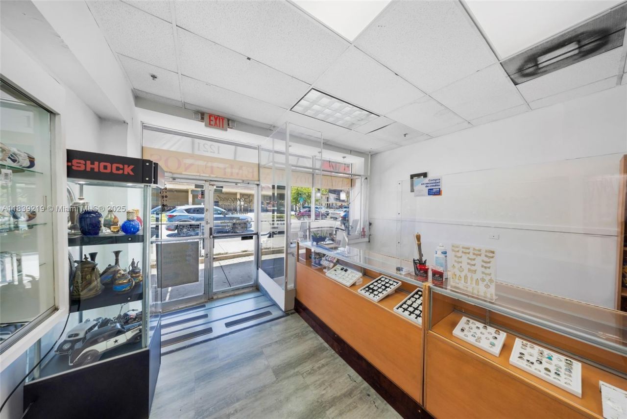 1201 W Flagler St, Miami, FL 33135 Photo