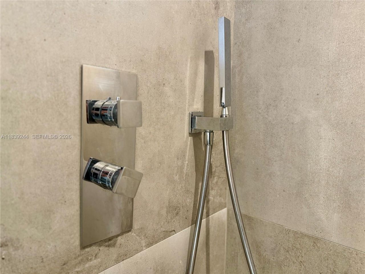 1945 NE 123rd St, North Miami, FL 33181 Photo