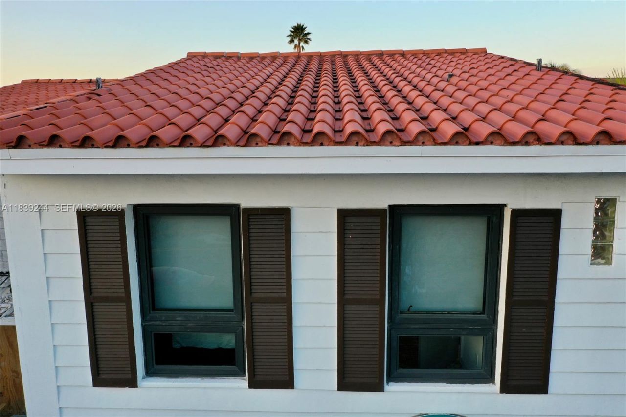 1945 NE 123rd St, North Miami, FL 33181 Photo