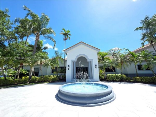 2620 S University Dr, Unit 111, Davie, FL 33328