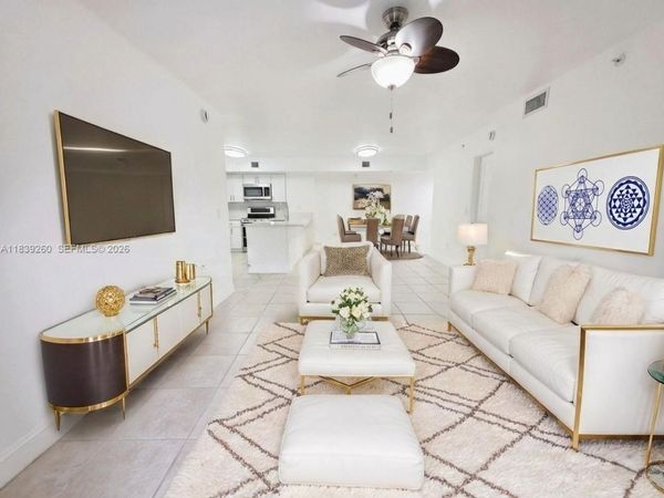 2620 S University Dr, Unit 111, Davie, FL 33328