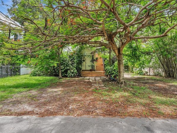 3210 E Elizabeth St, Miami, FL 33133