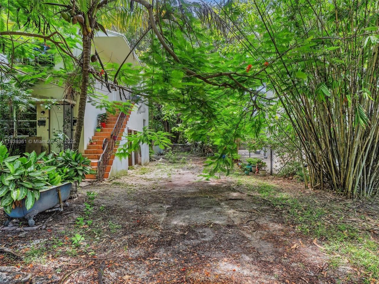 3210 E Elizabeth St, Miami, FL 33133 Photo