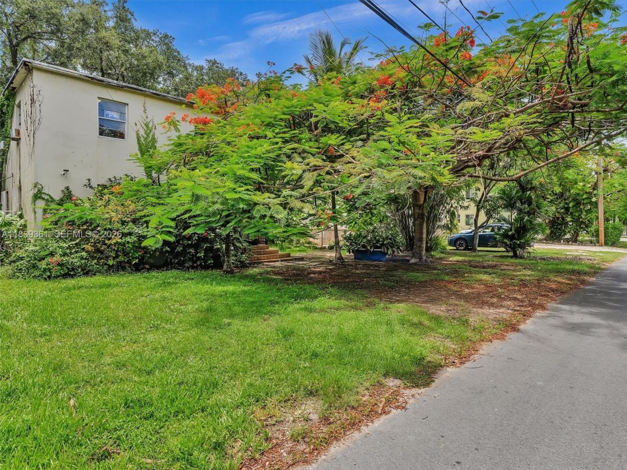 3210 E Elizabeth St, Miami, FL 33133 Photo