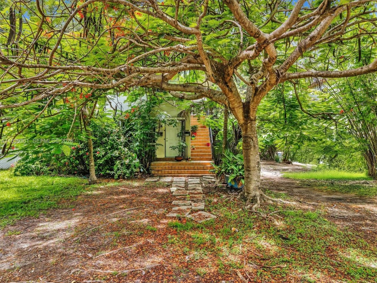 3210 E Elizabeth St, Miami, FL 33133 Photo