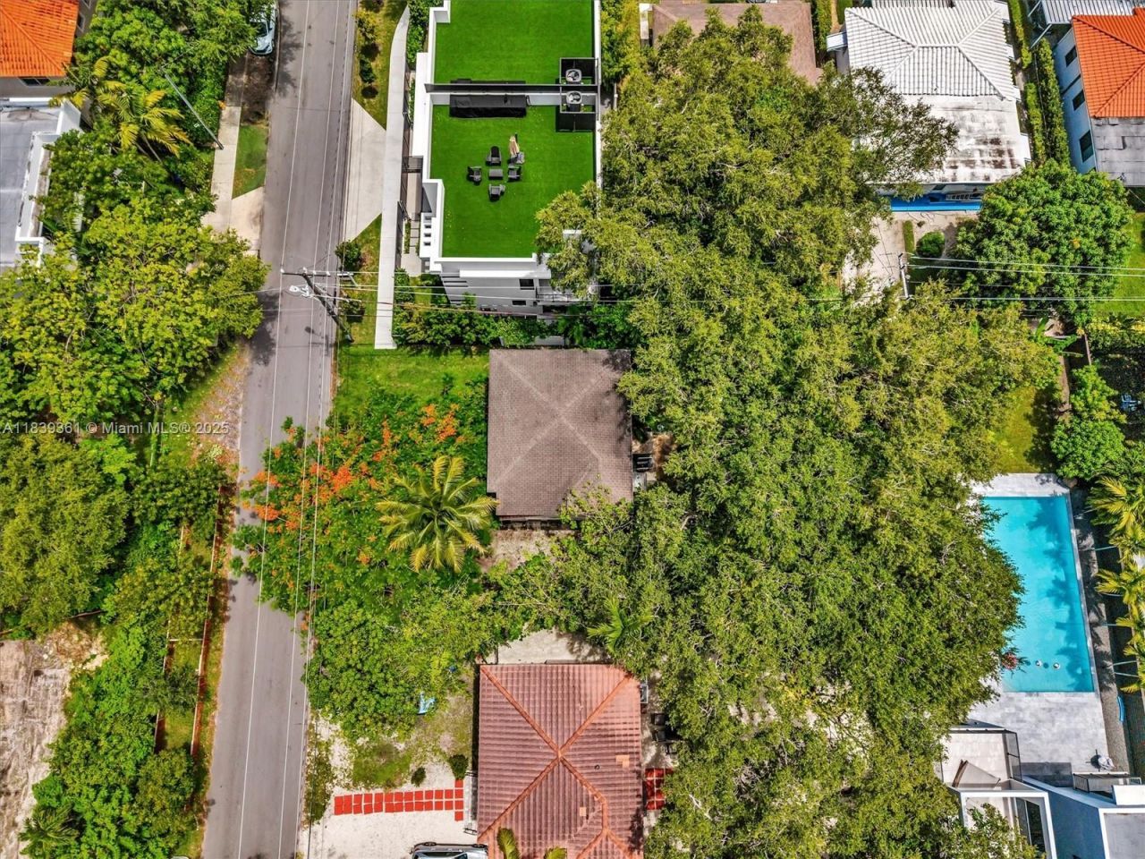 3210 E Elizabeth St, Miami, FL 33133 Photo