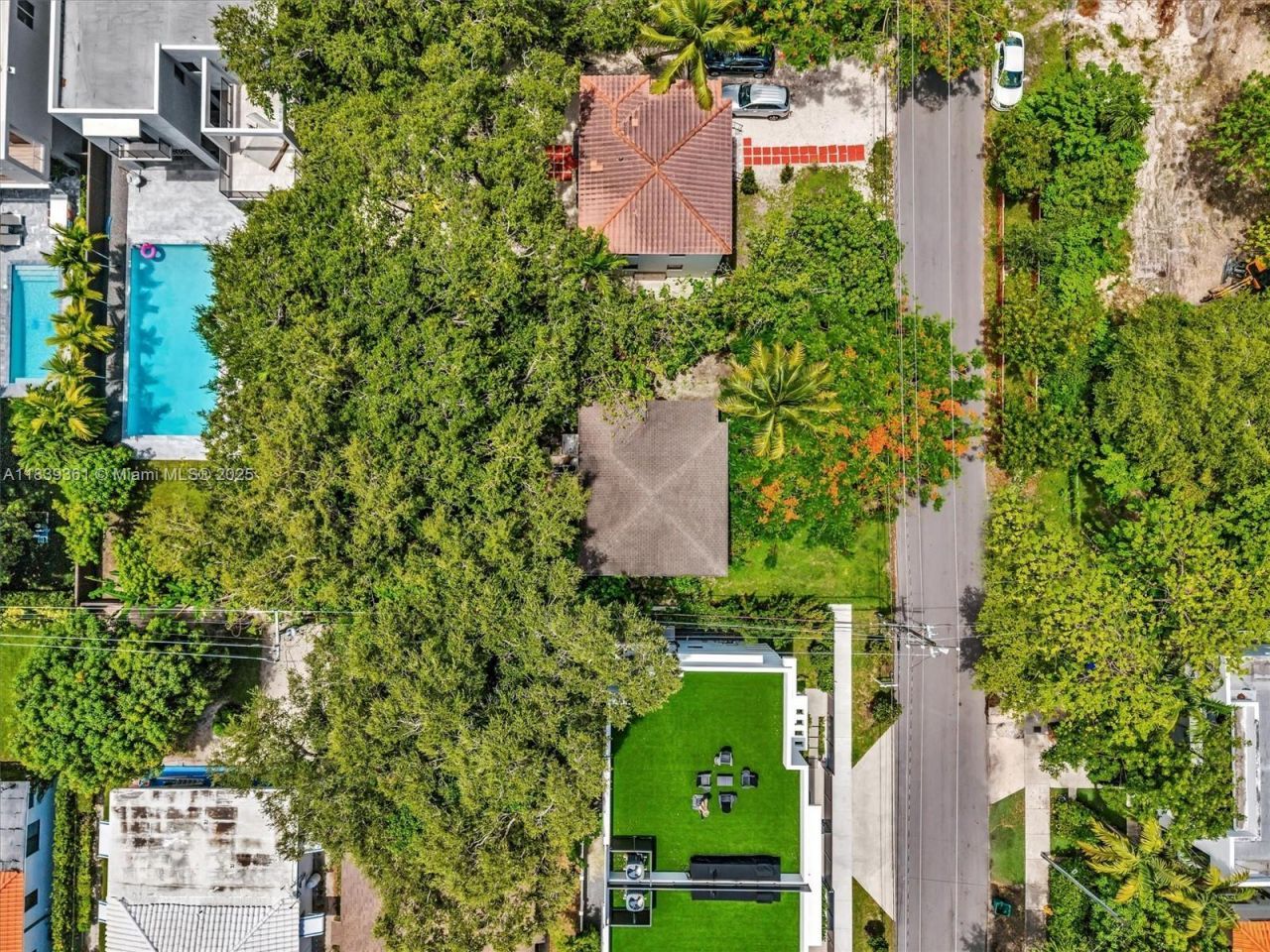 3210 E Elizabeth St, Miami, FL 33133 Photo