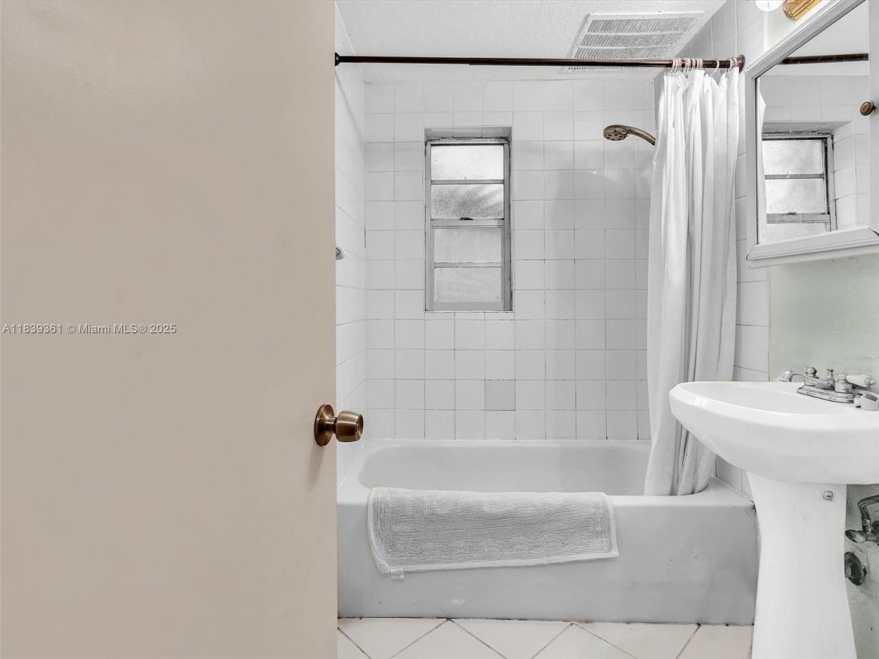 3210 E Elizabeth St, Miami, FL 33133 Photo