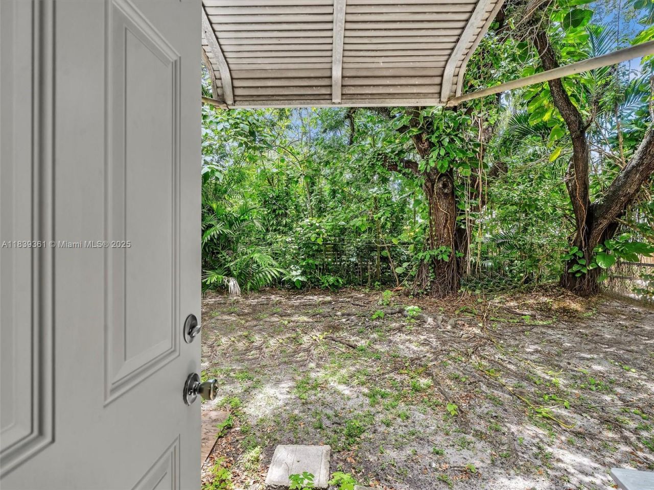 3210 E Elizabeth St, Miami, FL 33133 Photo