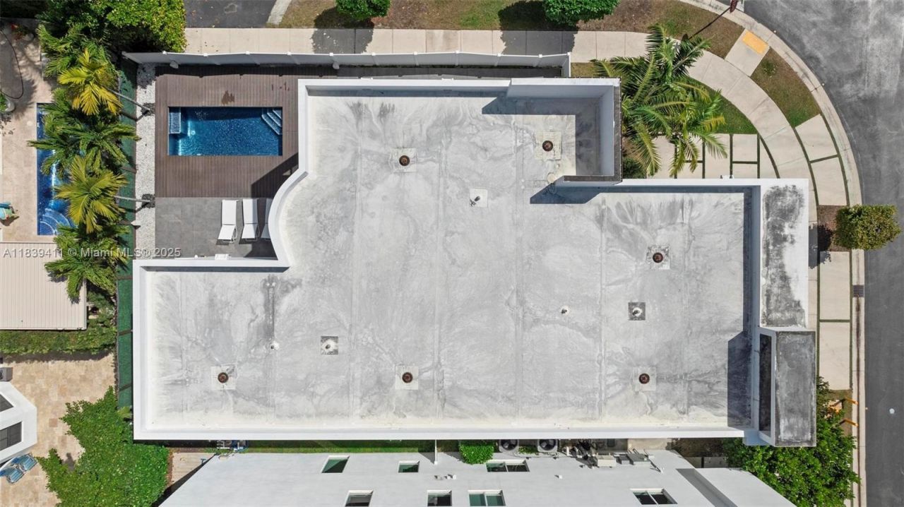 10431 NW 68th Ter, Doral, FL 33178 Photo