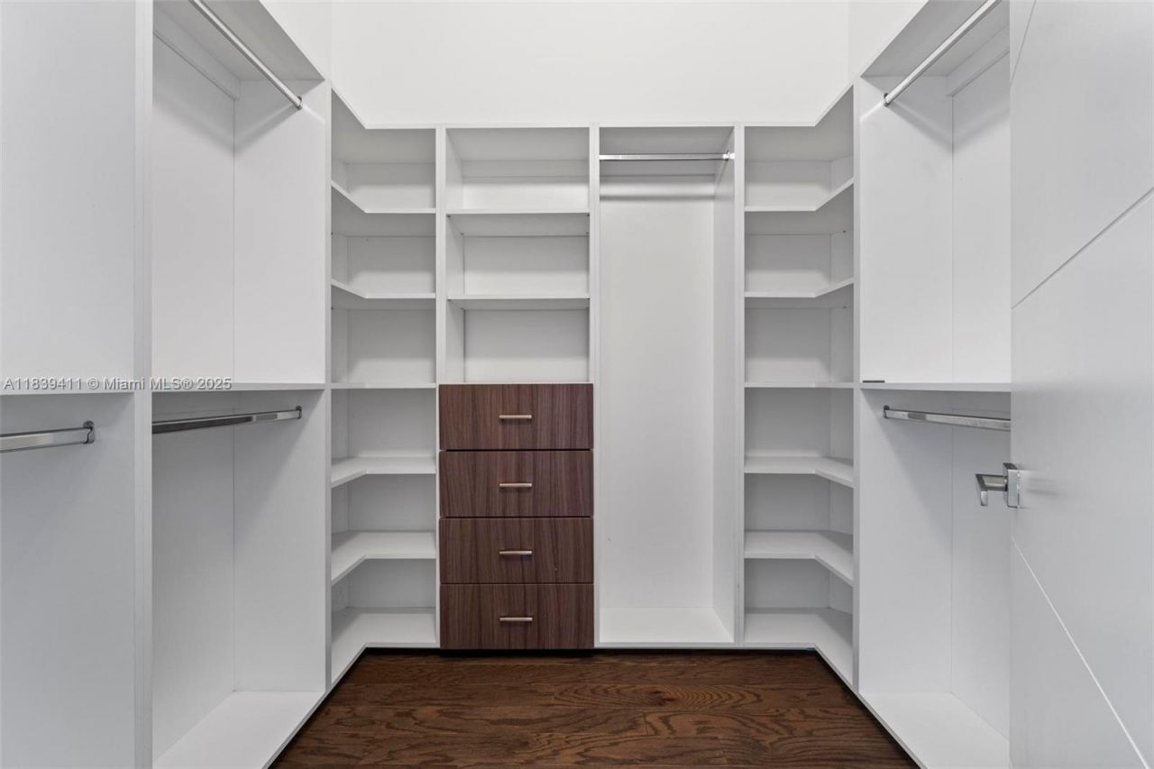 10431 NW 68th Ter, Doral, FL 33178 Photo