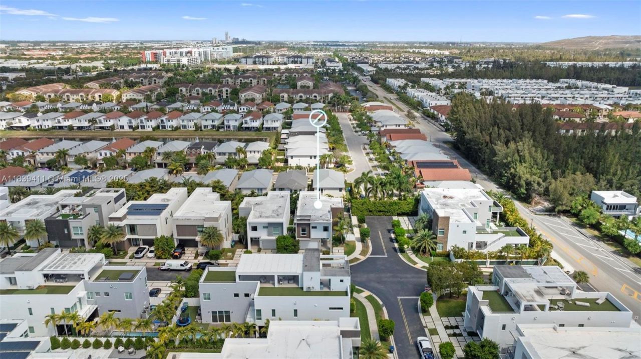 10431 NW 68th Ter, Doral, FL 33178 Photo