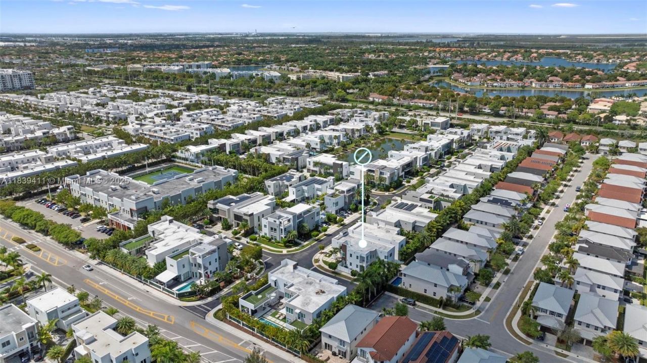 10431 NW 68th Ter, Doral, FL 33178 Photo