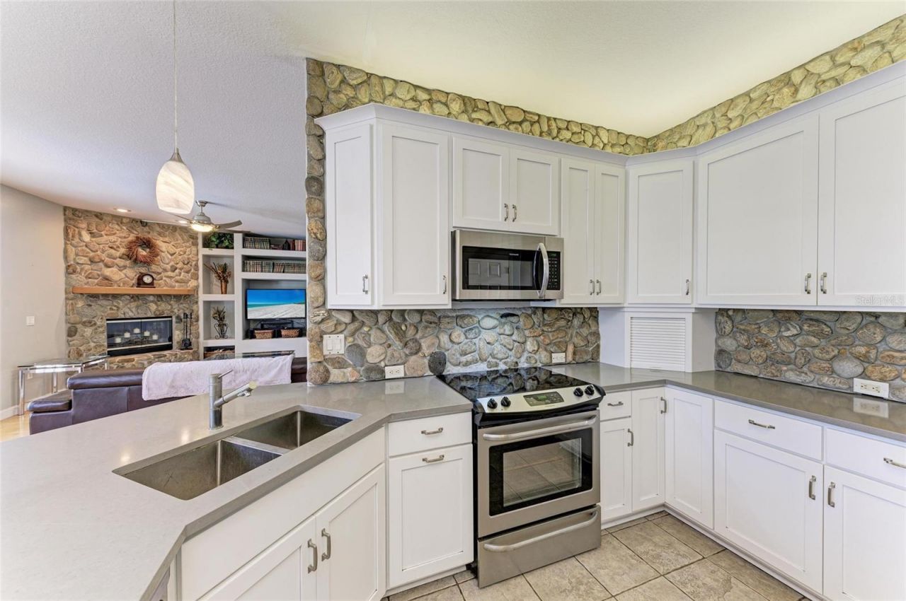 8331 241st Street E, Myakka City, FL 34251 Photo