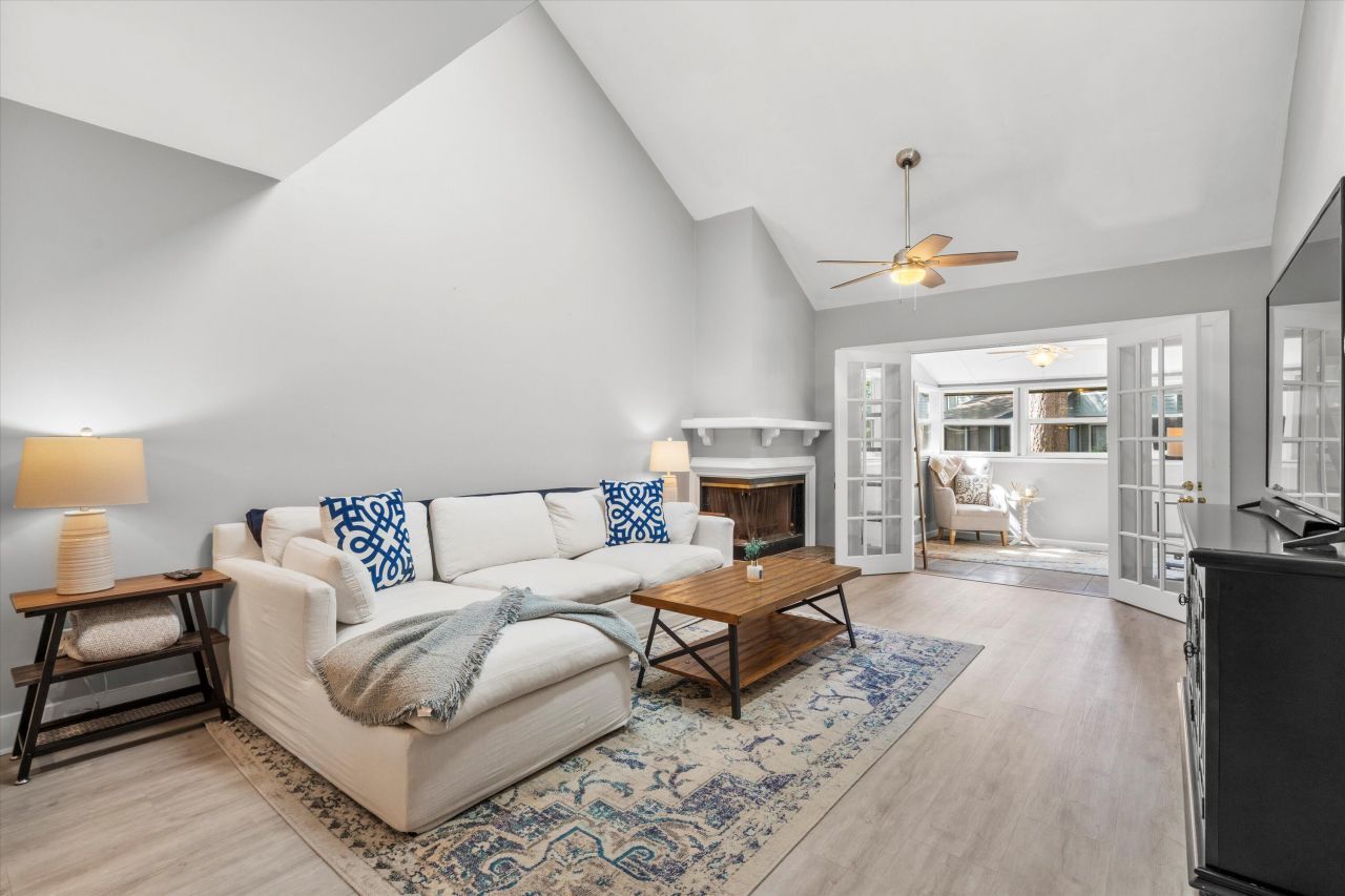 1137 Hidden Cove Drive Photo 10