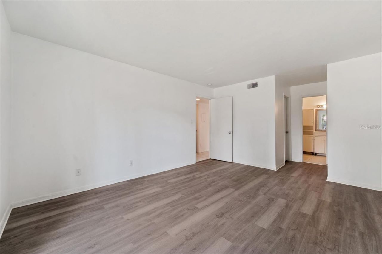 107 Seahorse Drive Se, Unit A, Saint Petersburg, FL 33705 Photo