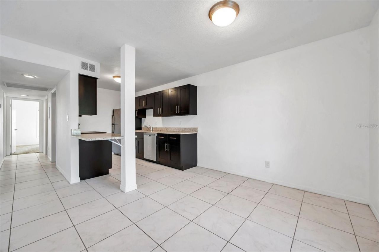 107 Seahorse Drive Se, Unit A, Saint Petersburg, FL 33705 Photo