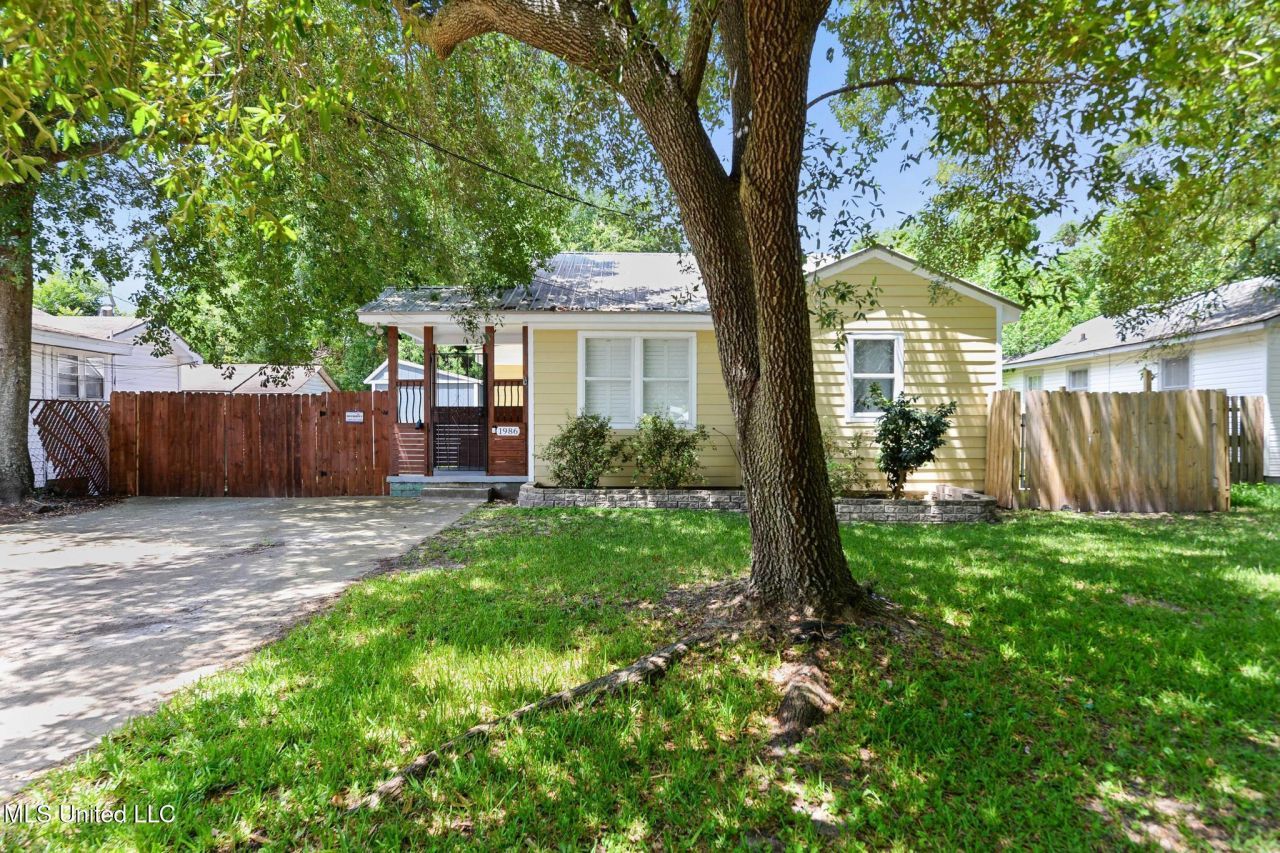 1986 Greater Avenue, Biloxi, MS 39531 Main Photo