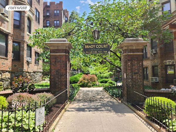 754 BRADY Avenue, Unit 303, Bronx, NY 10462