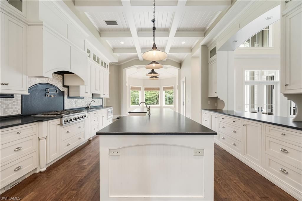 2263 Coach House Ln, Naples, FL 34105 Photo