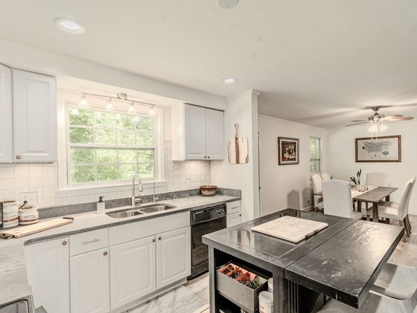 221 Downer Dr, Clarksville, TN 37042