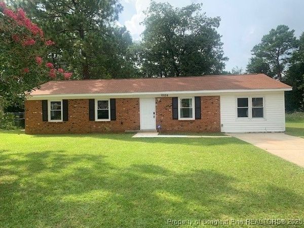 6554 Amanda Circle, Fayetteville, NC 28306